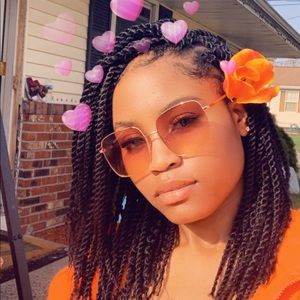 Meet your Posher, Alisha